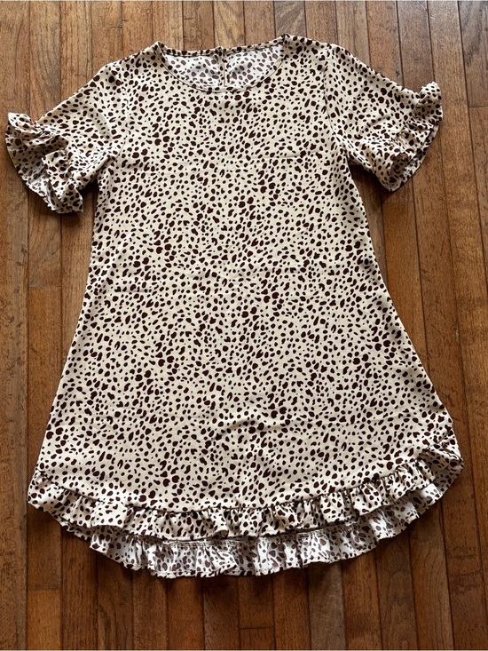 Dresses & Skirts - Womens dress size M